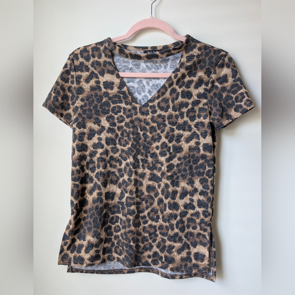 BLVD Distressed Cut Out Choker Neck Leopard Print Tee Oversized Size XXS